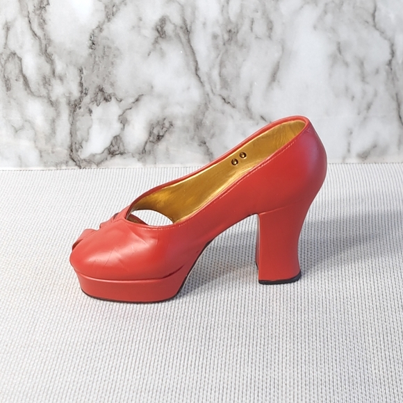 Just the Right Shoe By Raine Ravishing Red Mini Ceramic Red‎ Shoe Figurine - Picture 3 of 13